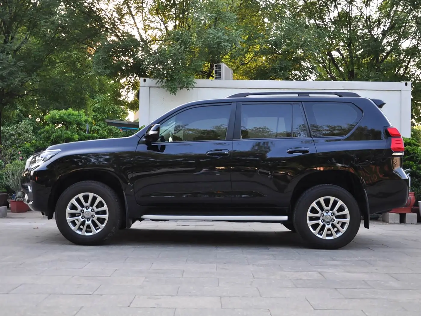 Toyota Prado 2020 — Photo 3/17