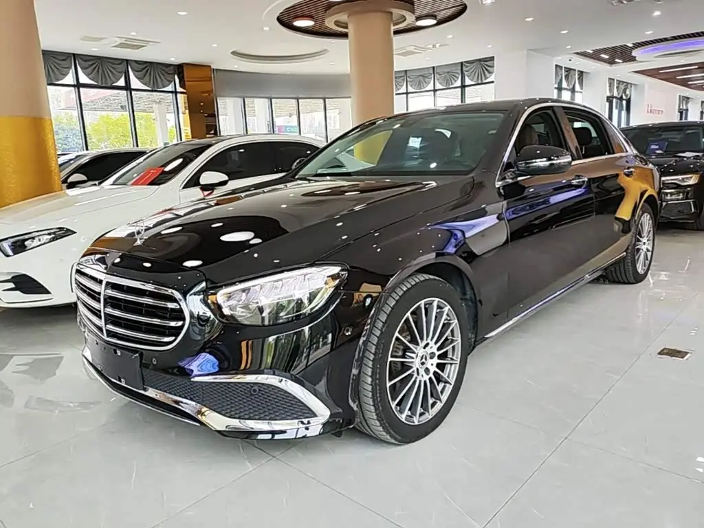 Mercedes-Benz E-Class 2024 — Photo 2/20