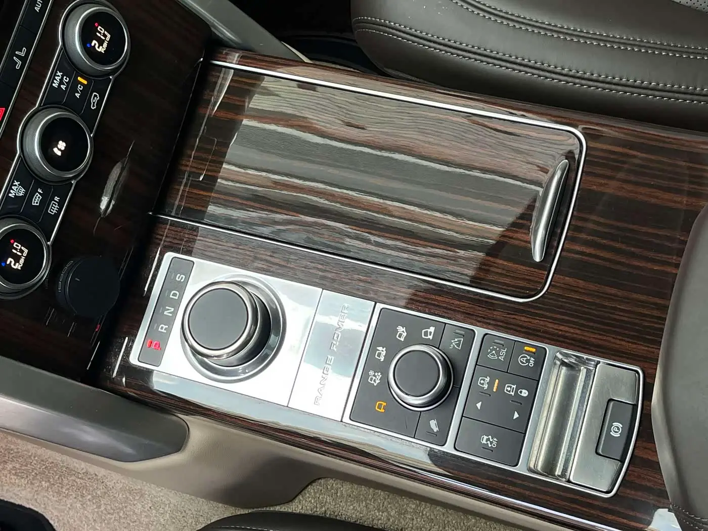 Land Rover Range Rover 2016 — Photo 19/20