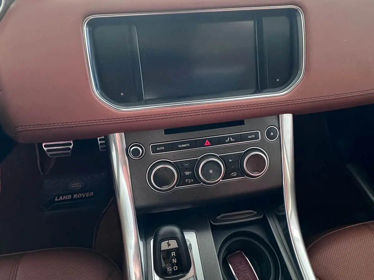 Land Rover Range Rover Sport 2015 — Photo 18/20