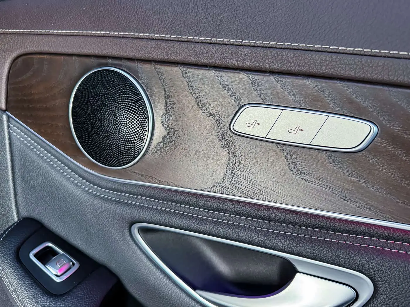 Mercedes-Benz GLC 2020 — Photo 7/17