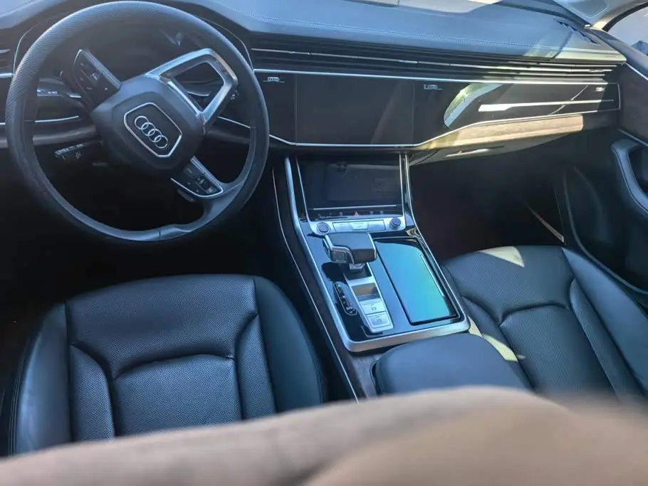 Audi Q7 2023 — Photo 12/16