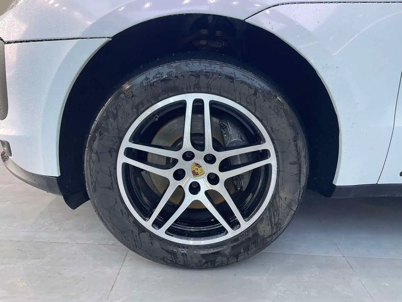 Porsche Macan 2019 — Photo 16/19