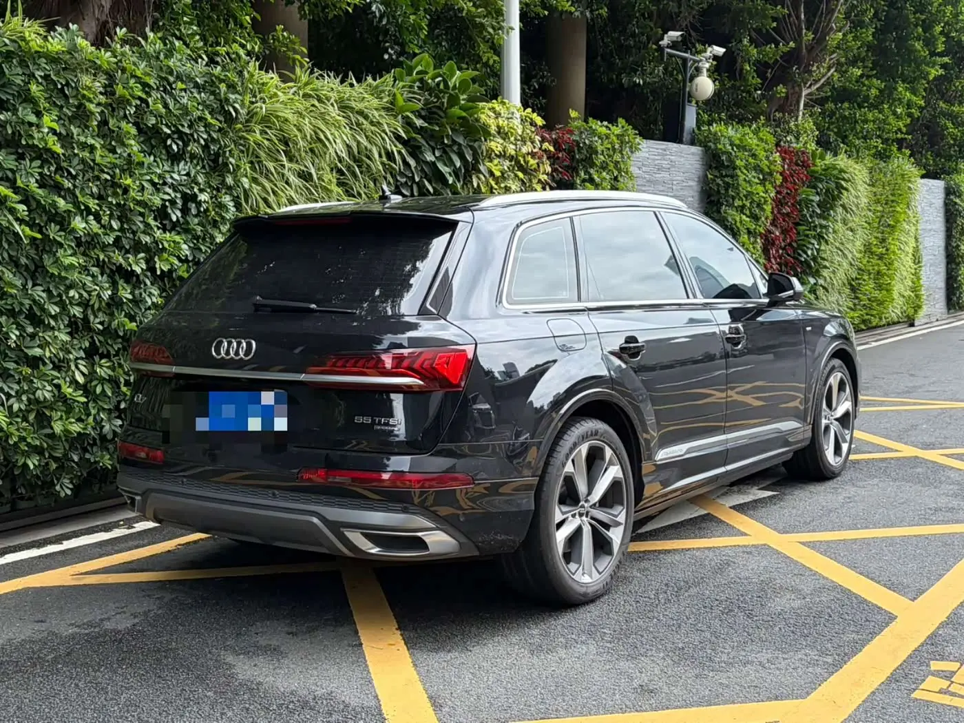 Audi Q7 2021 — Photo 6/16