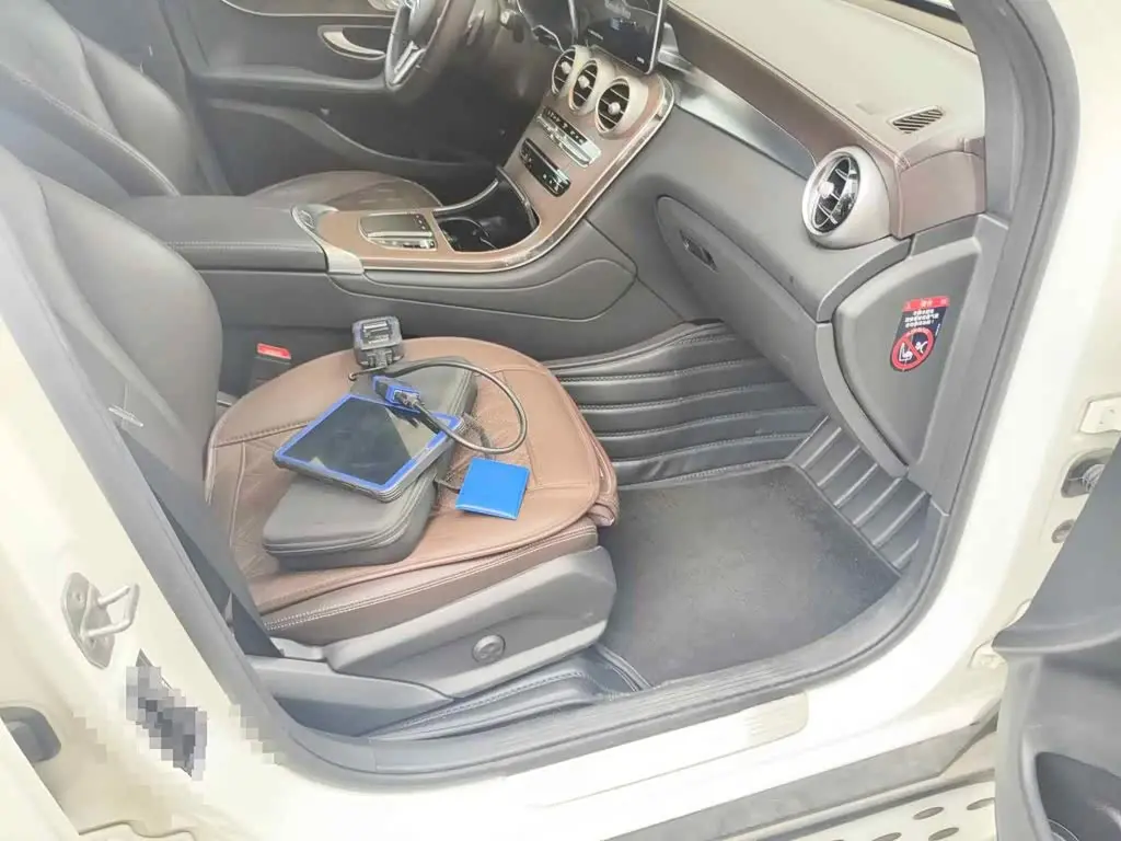 Mercedes-Benz GLC 2023 — Photo 10/15