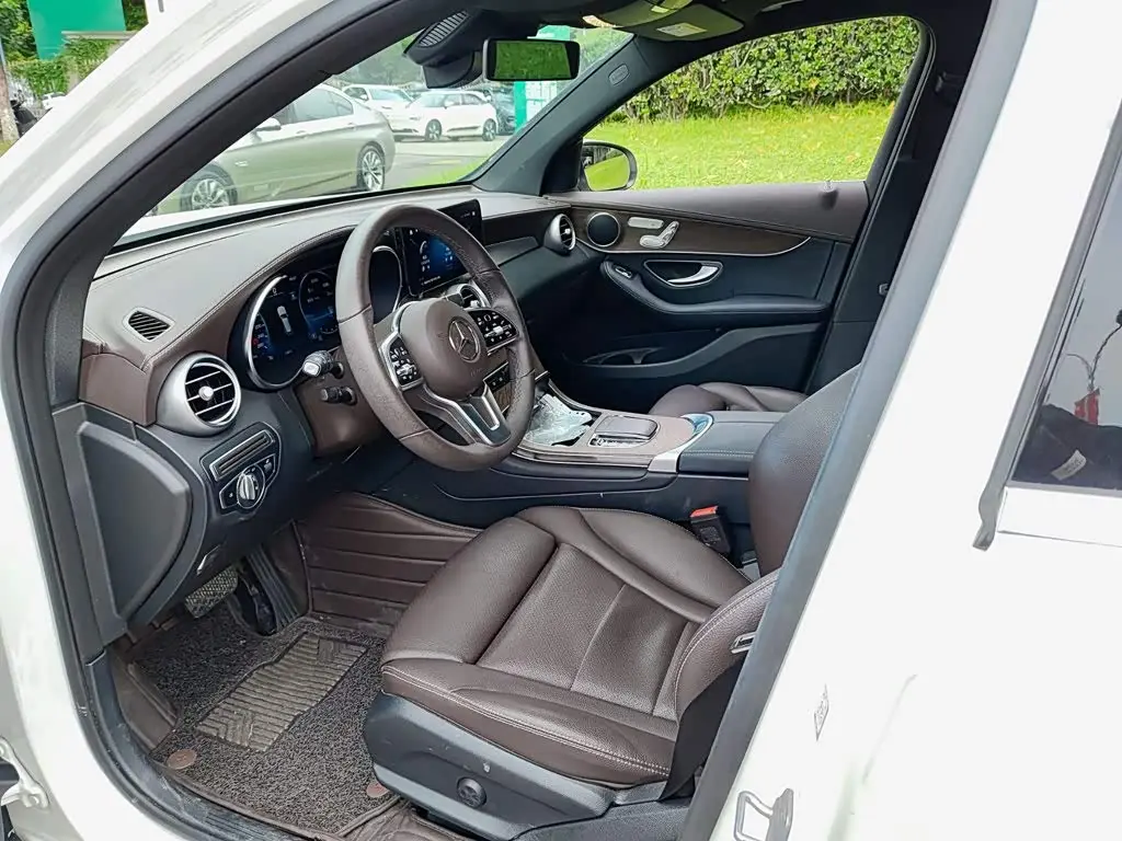 Mercedes-Benz GLC 2022 — Photo 7/11