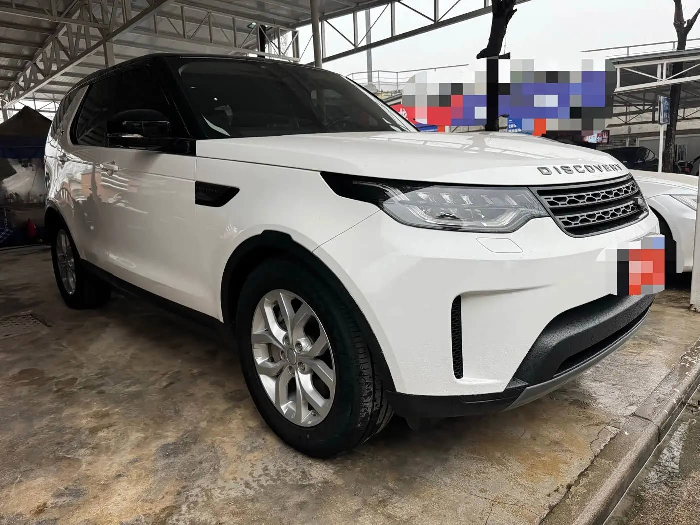 Land Rover Discovery 2018 — Фото 3/13
