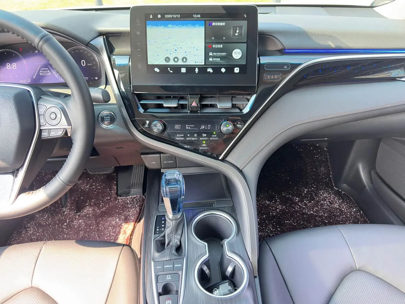 Toyota Camry 2022 — Photo 17/18