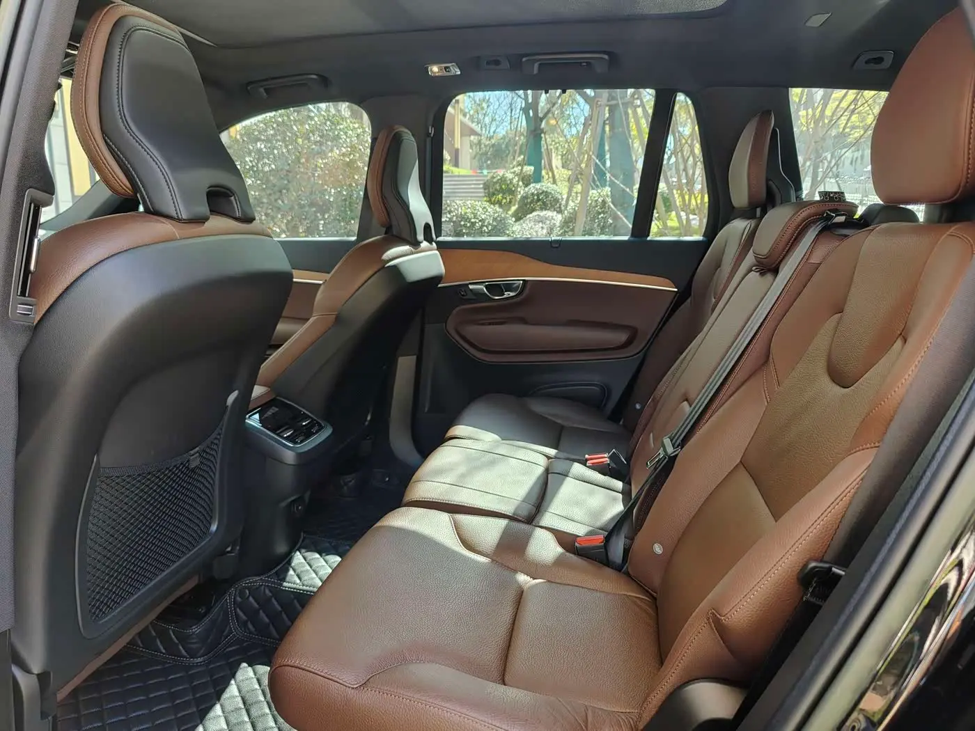 Volvo XC90 2022 — Фото 15/15