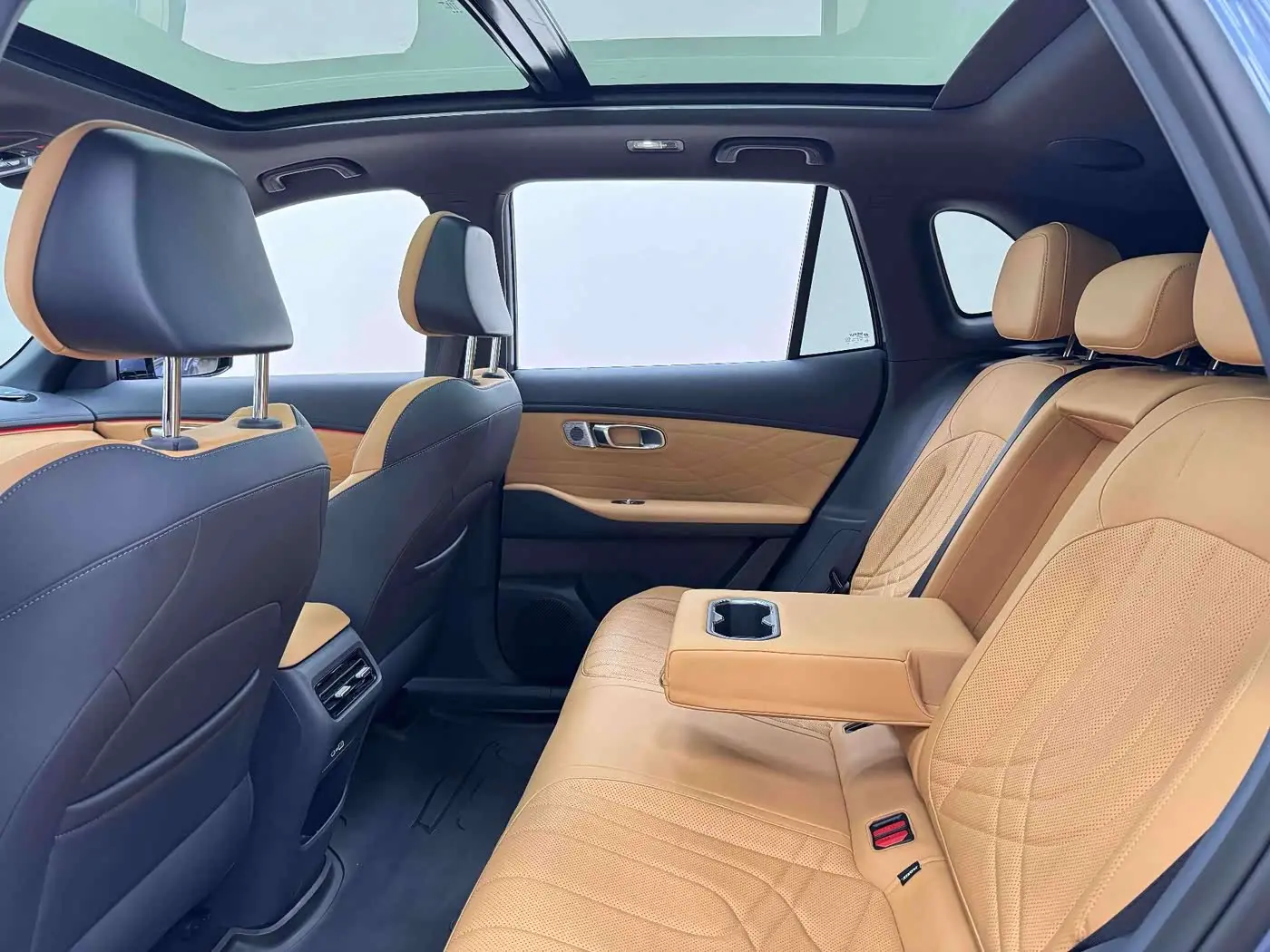 Geely Galaxy Galaxy Starship 7 EM-i 2024 — Photo 12/20