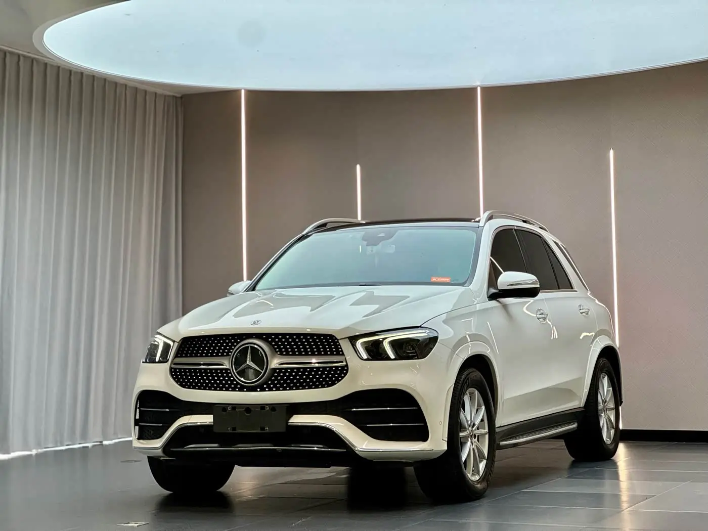 Mercedes-Benz GLE 2020 — Фото 1/11