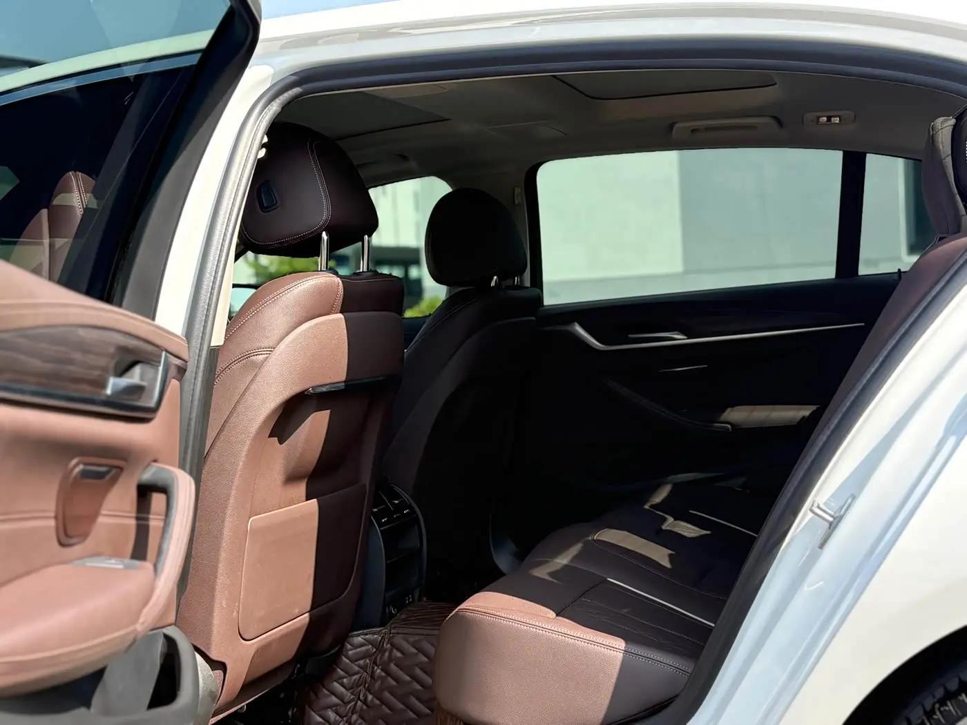 BMW 5 Series 2021 — Photo 8/16