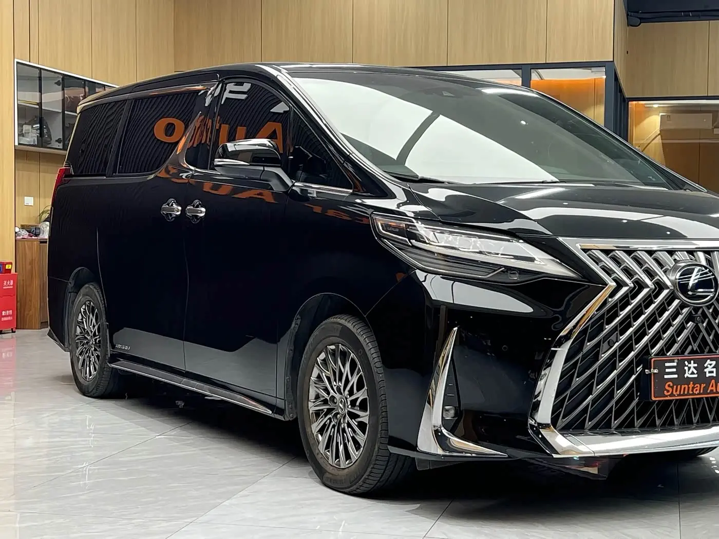 Lexus LM 2020 — Фото 11/20
