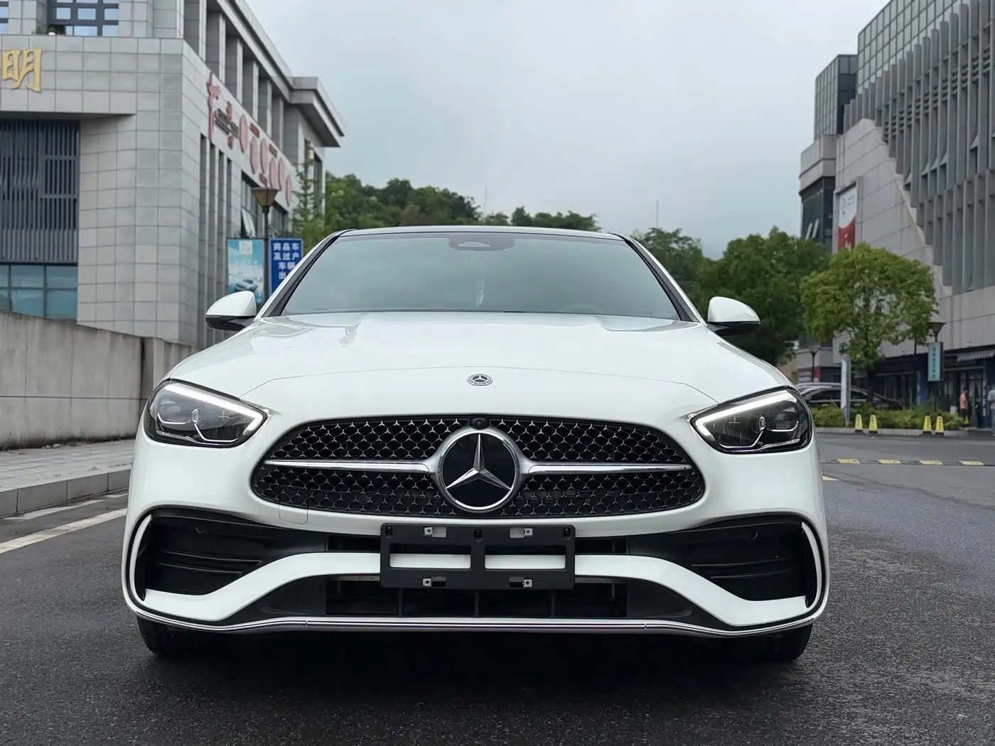 Mercedes-Benz C-Class 2024 — Photo 2/17