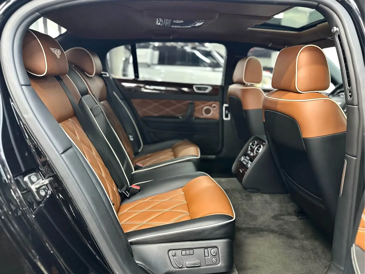 Bentley Flying Spur 2012 — Фото 8/20