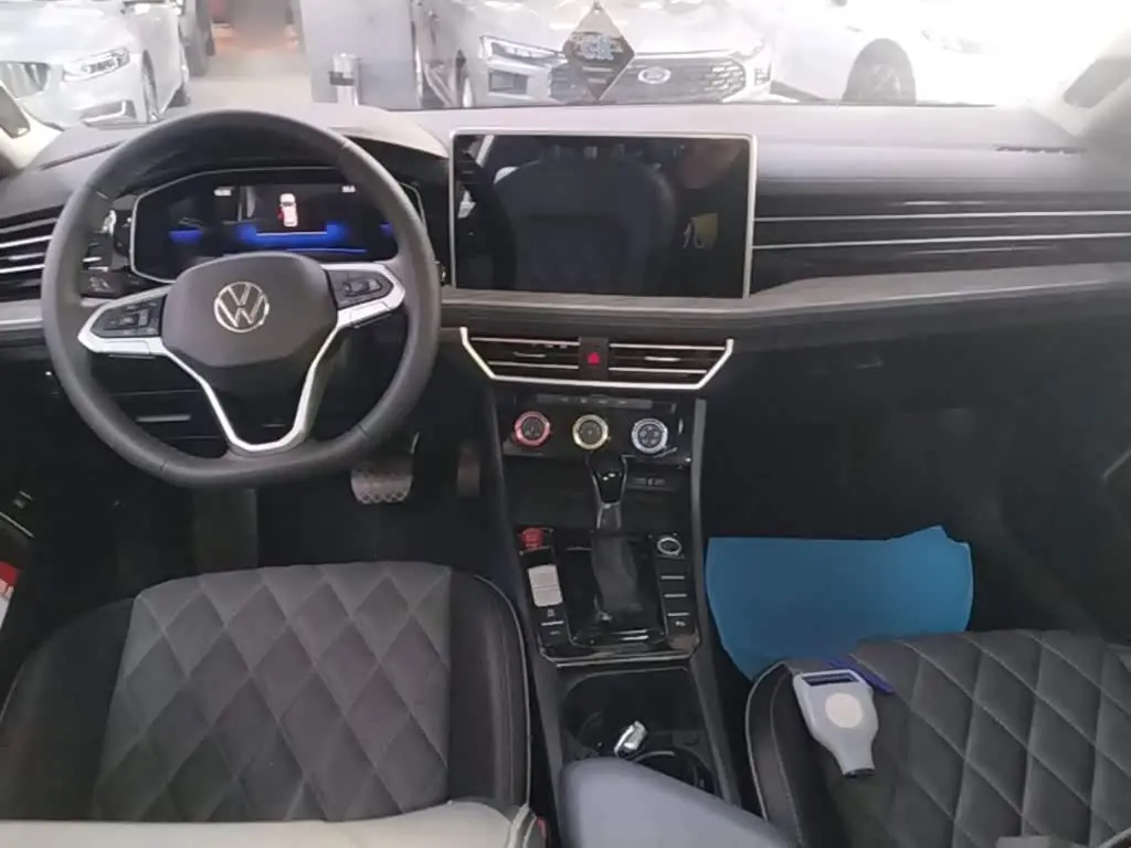 Volkswagen Sagitar 2022 — Photo 10/20