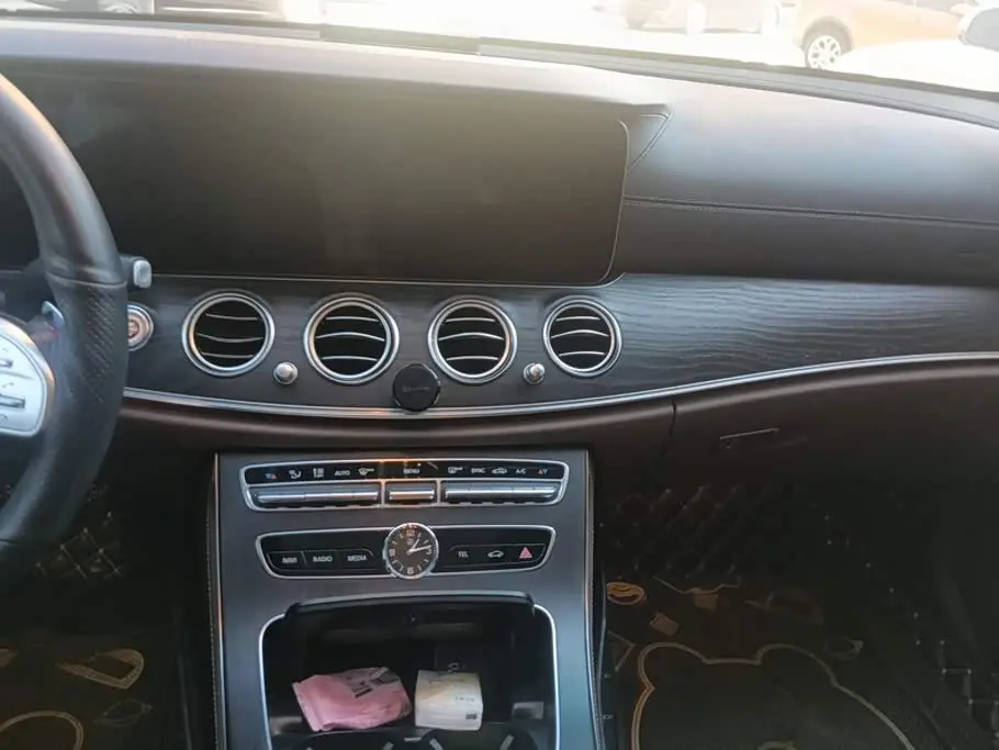 Mercedes-Benz E-Class 2019 — Photo 13/16