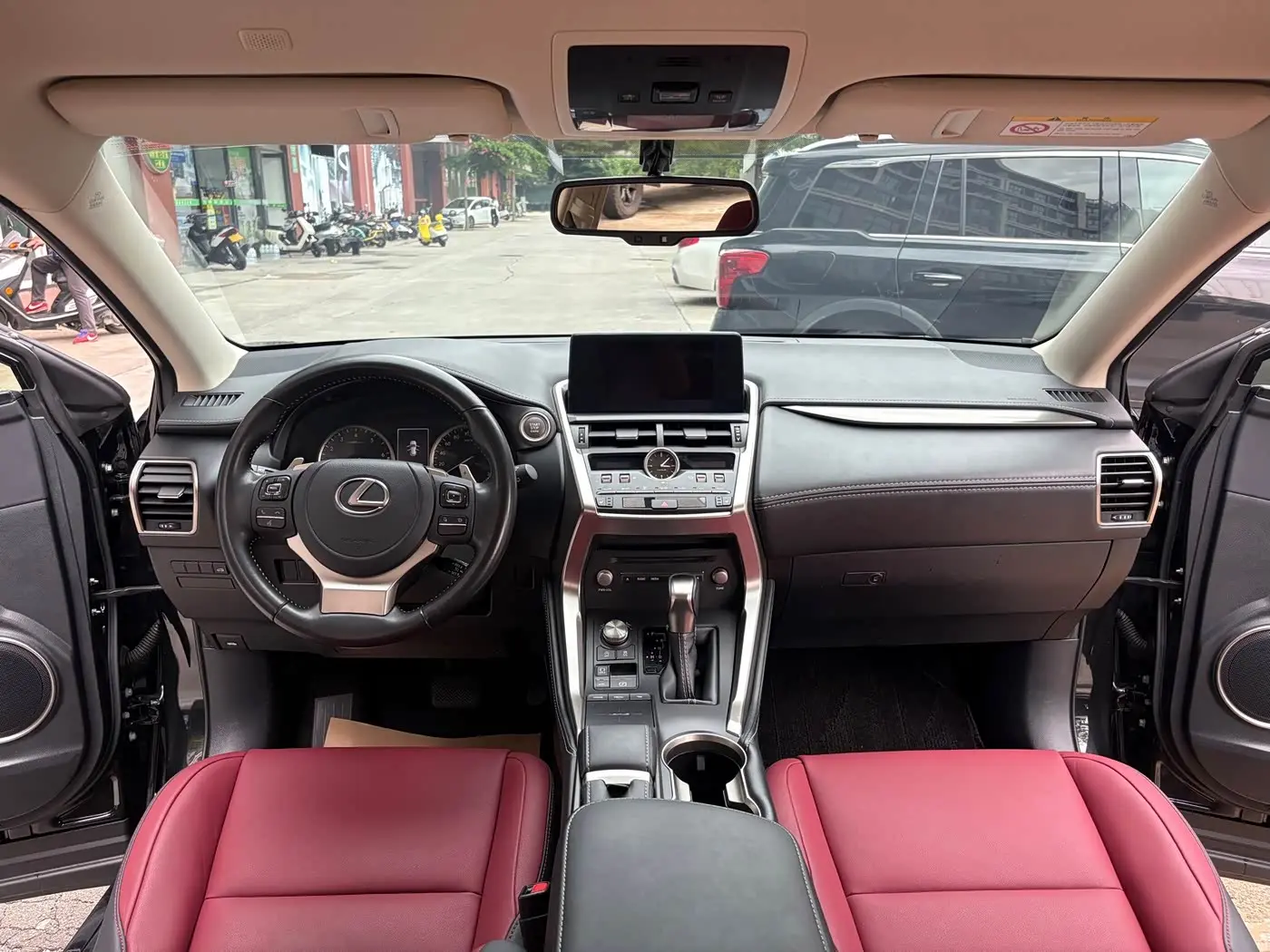 Lexus NX 2021 — Photo 13/20