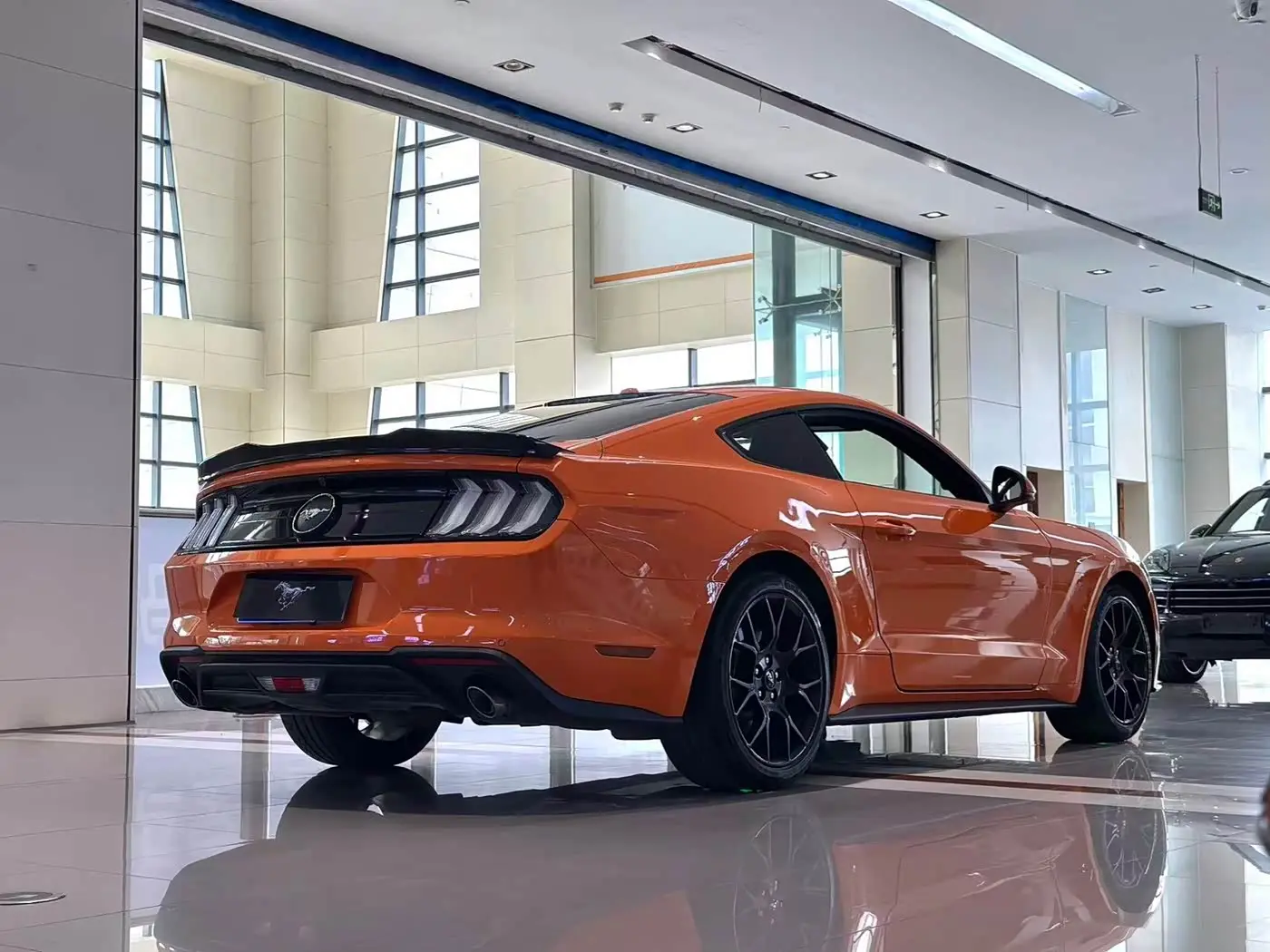 Ford Mustang 2020 — Photo 8/19