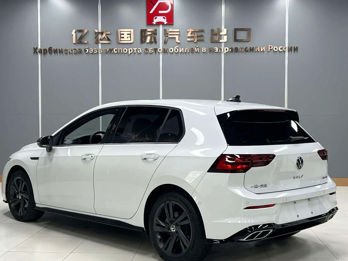 Volkswagen Golf 2023 — Photo 12/20