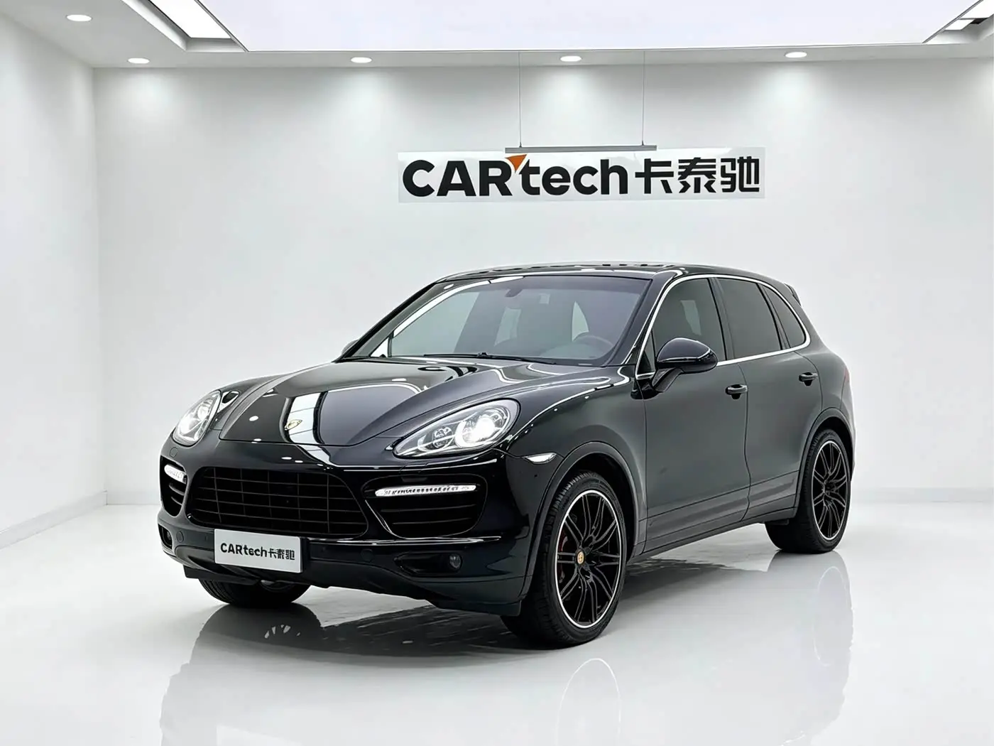 Porsche Cayenne 2012 — Фото 1/20