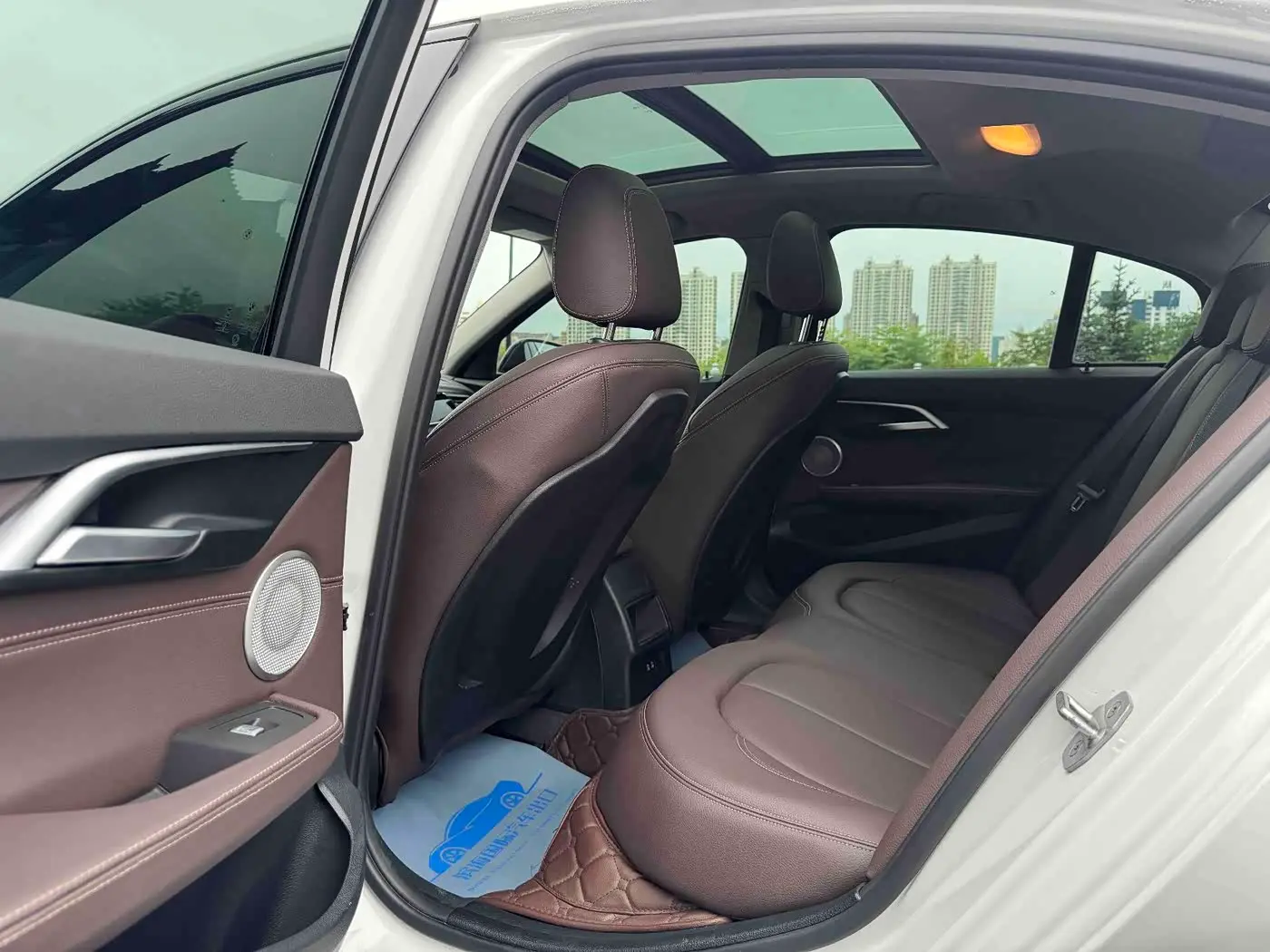 BMW 1 Series 2022 — Photo 8/20
