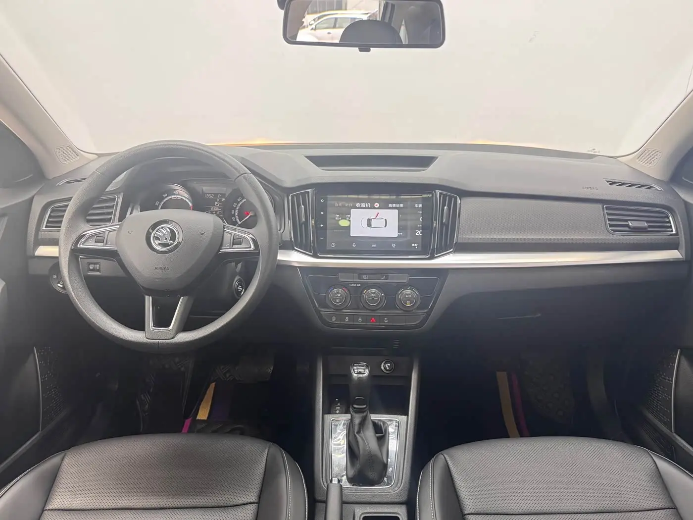 Škoda Kamiq 2023 — Photo 14/17