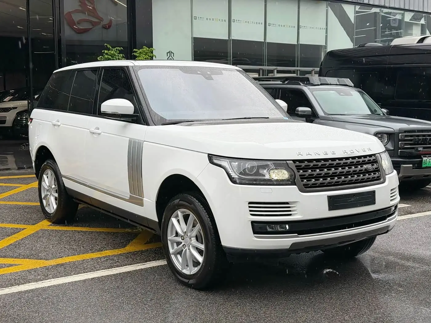 Land Rover Range Rover 2018 — Фото 3/13