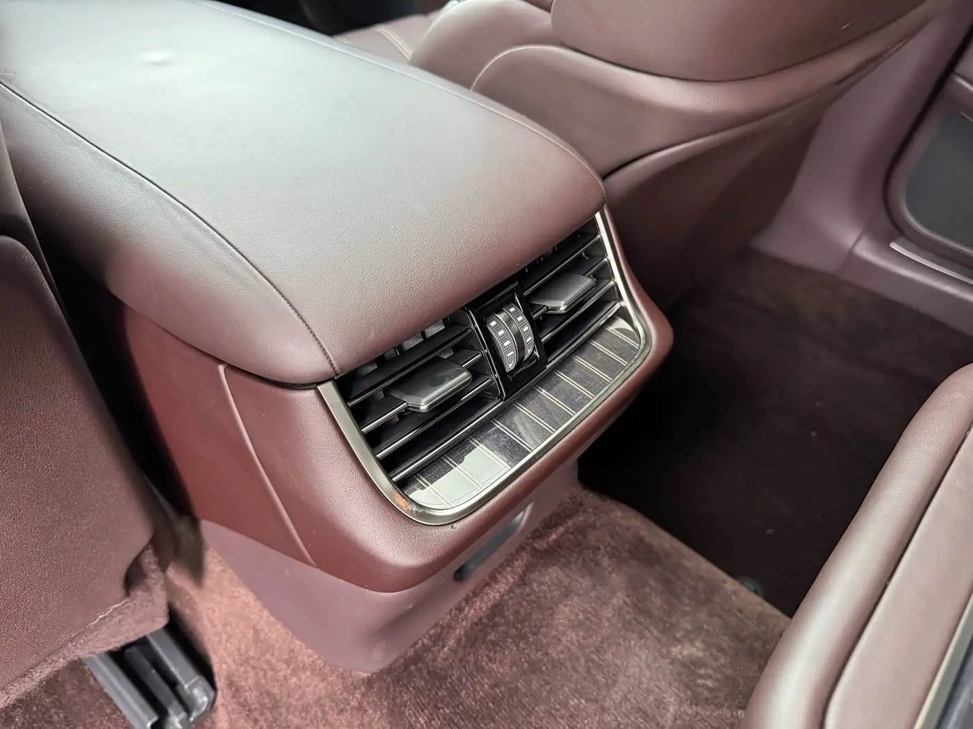 Lexus LS 2019 — Photo 16/16