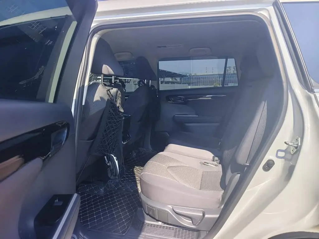 Toyota Highlander 2025 — Photo 15/19