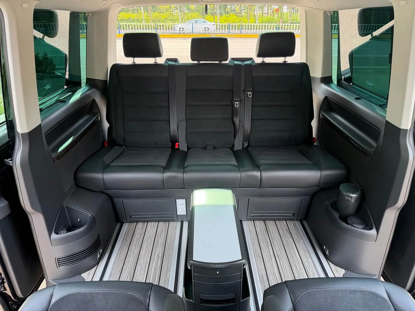 Volkswagen Multivan 2019 — Фото 13/20