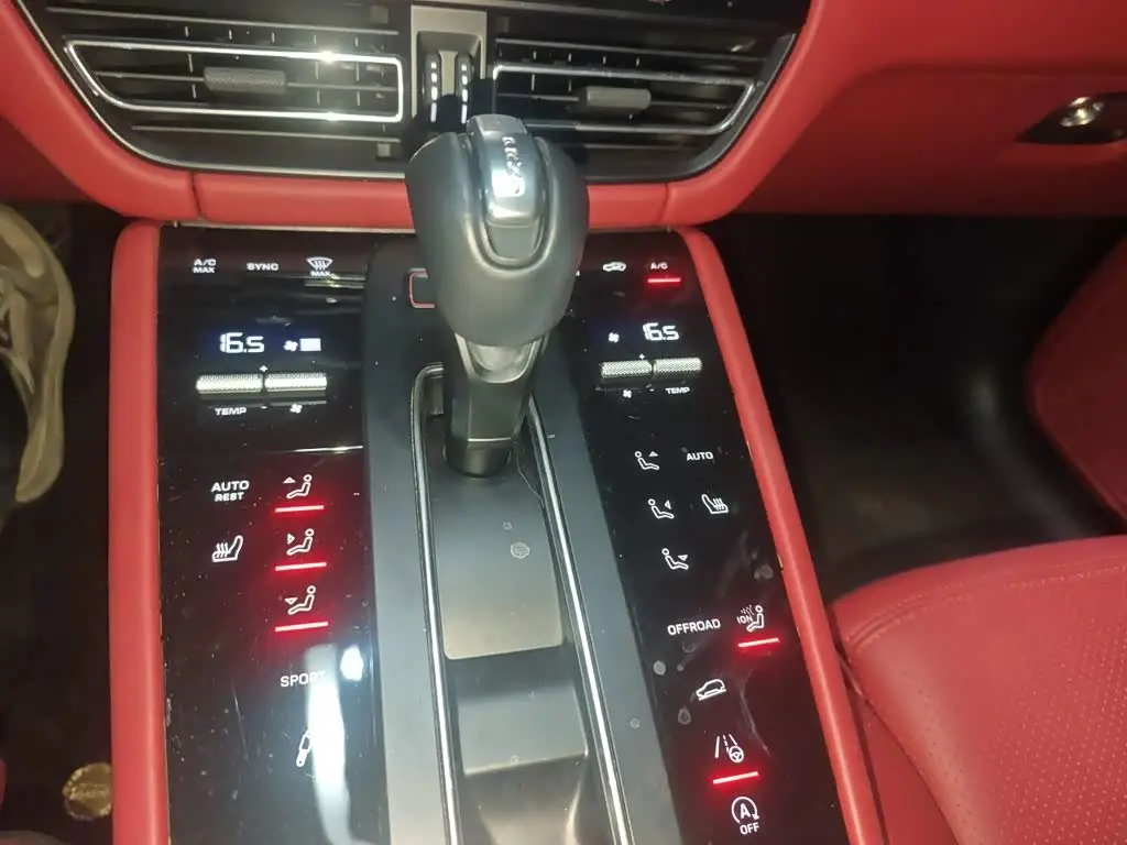 Porsche Macan 2024 — Şəkil 15/20