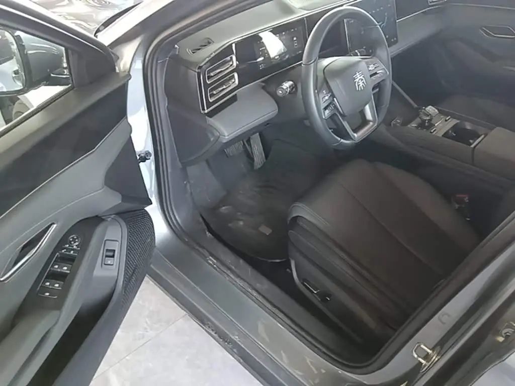 BYD Qin L 2025 — Photo 16/20