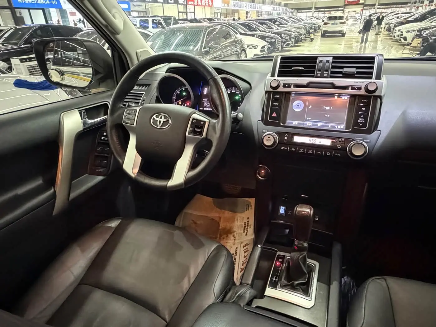 Toyota Prado 2017 — ფოტო 11/15
