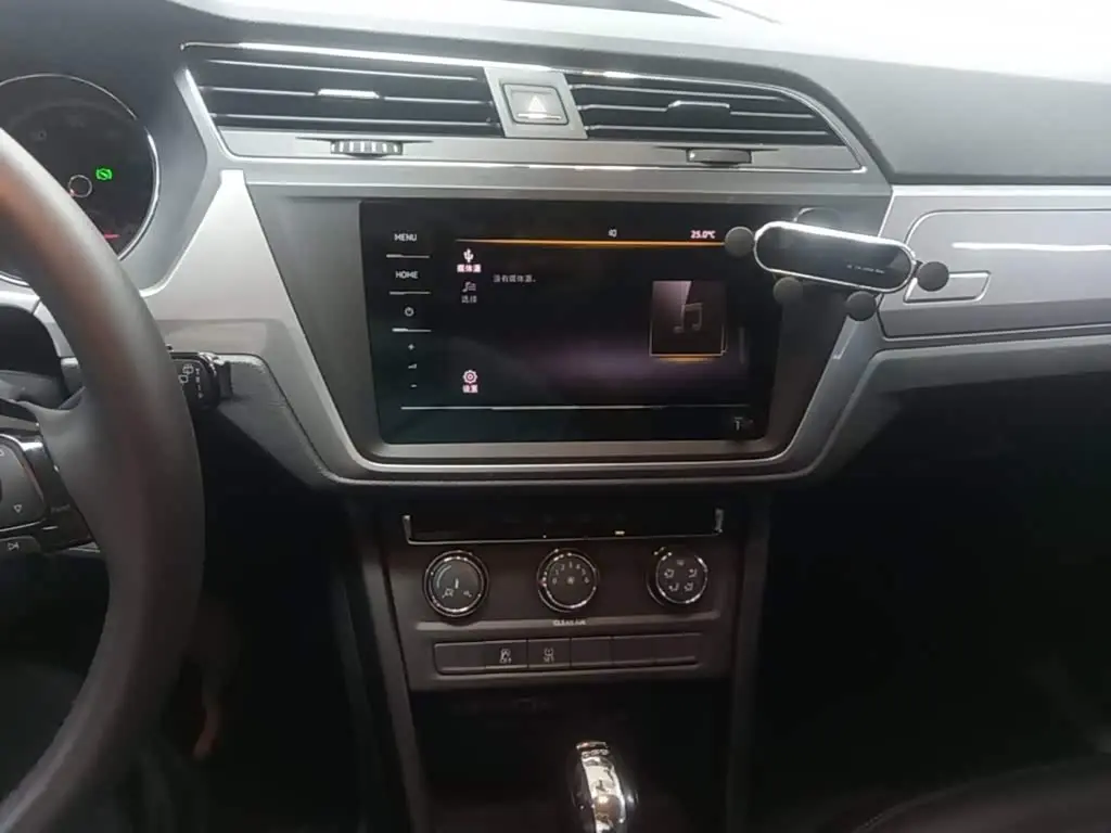 Volkswagen Touran 2021 — Şəkil 13/20