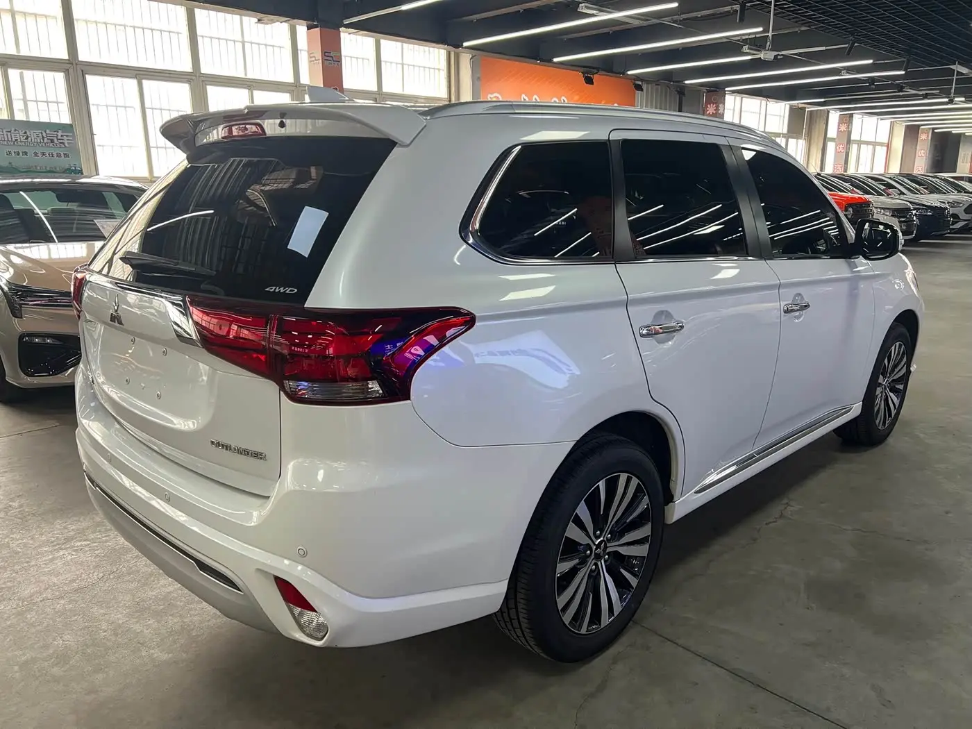 Mitsubishi Outlander 2021 — Photo 5/19