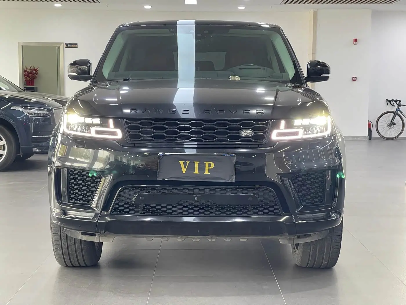 Land Rover Range Rover Sport 2022 — Photo 1/8