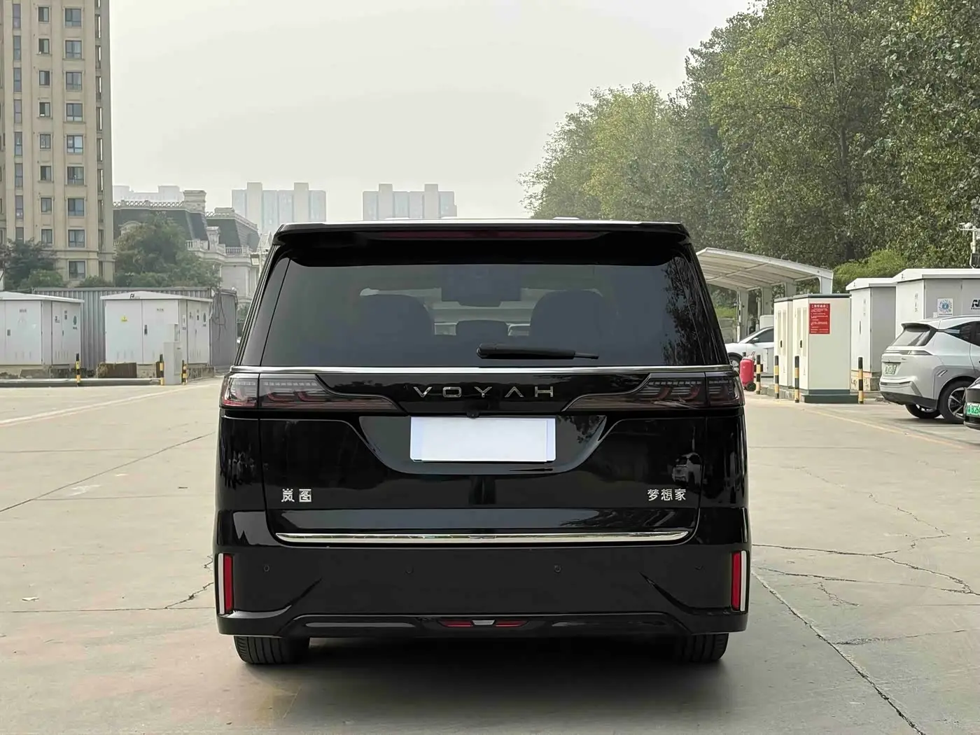 Voyah Auto Voyah Dreamer 2024 — Photo 17/19
