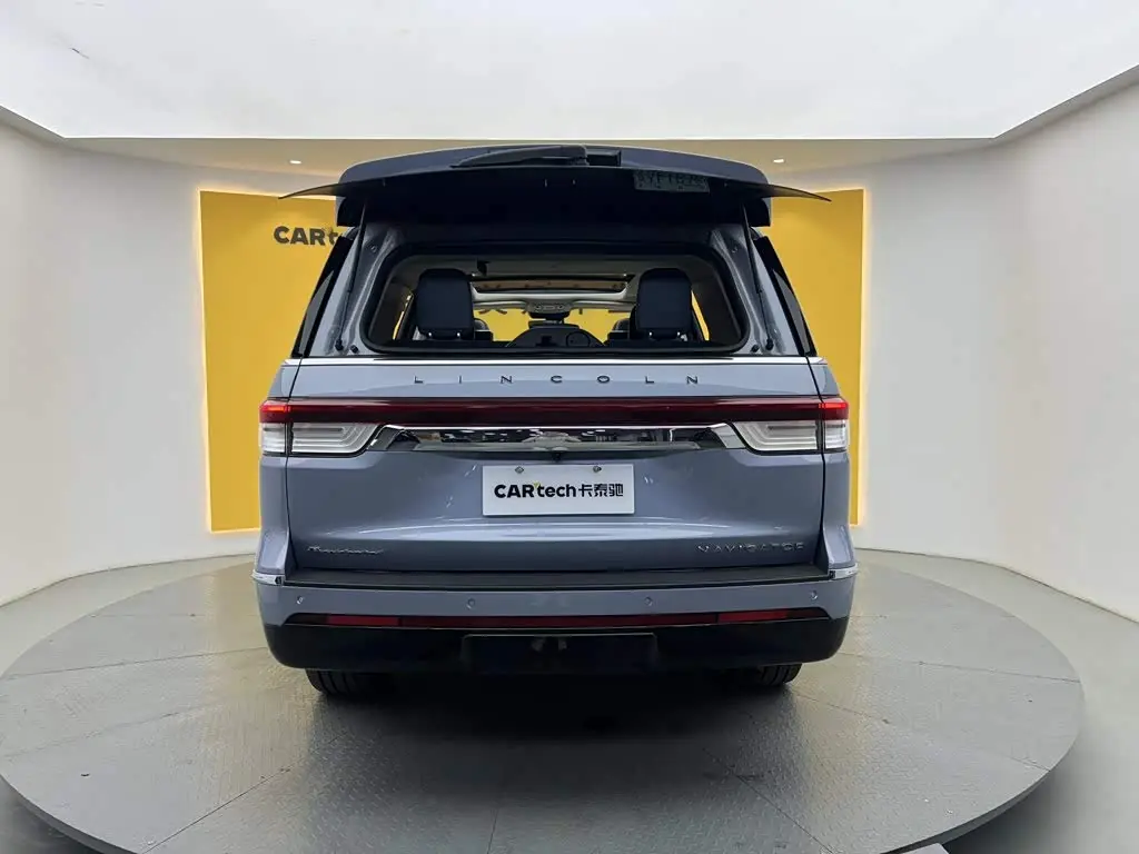 Lincoln Navigator 2022 — Photo 14/20