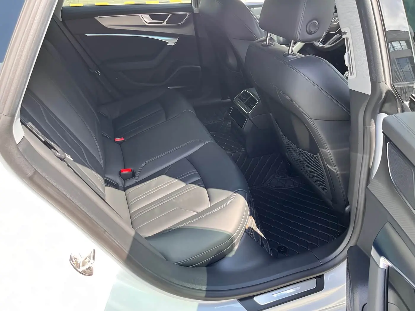 Audi A7 2022 — Şəkil 12/15