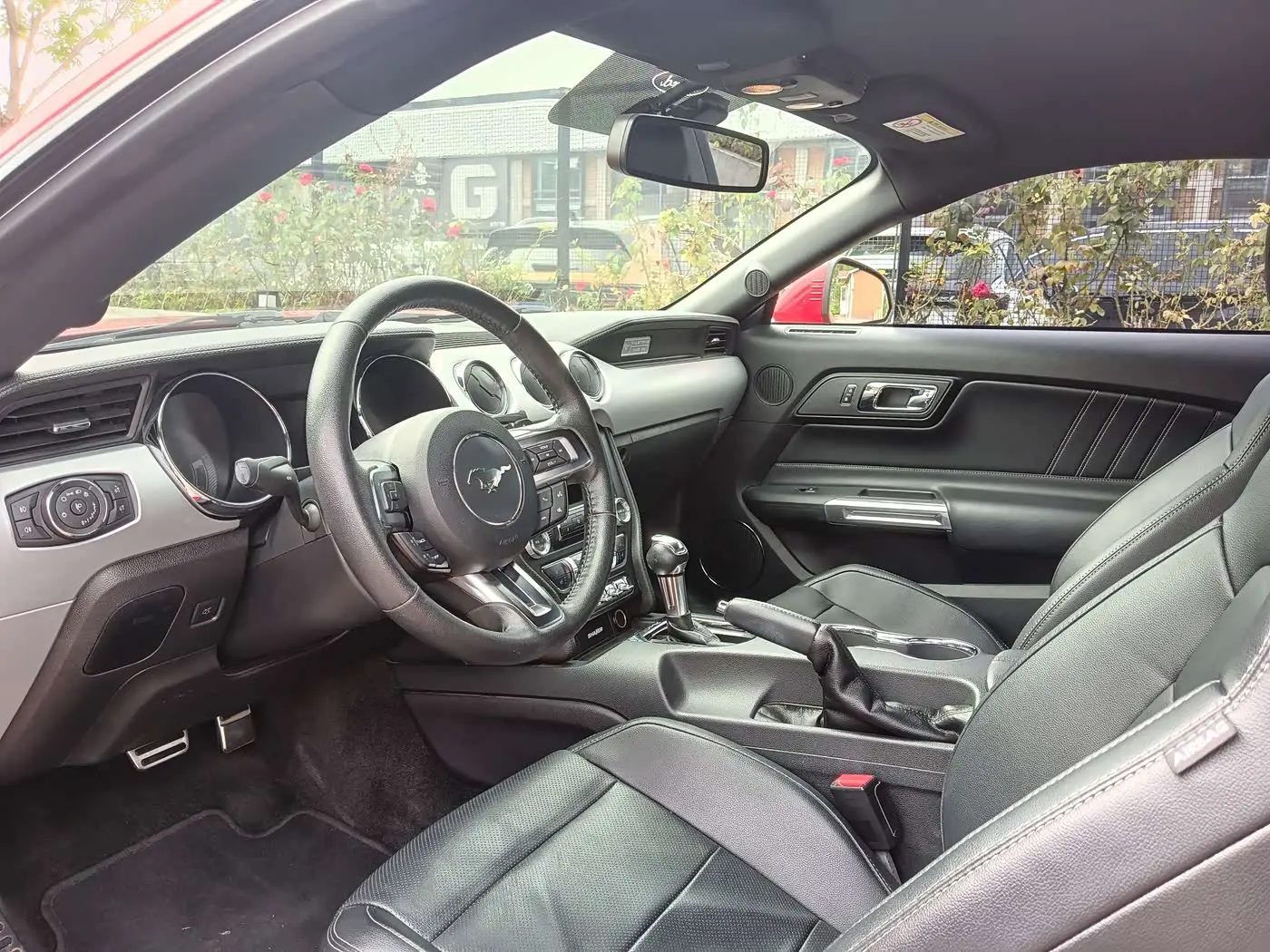 Ford Mustang 2017 — Photo 13/20