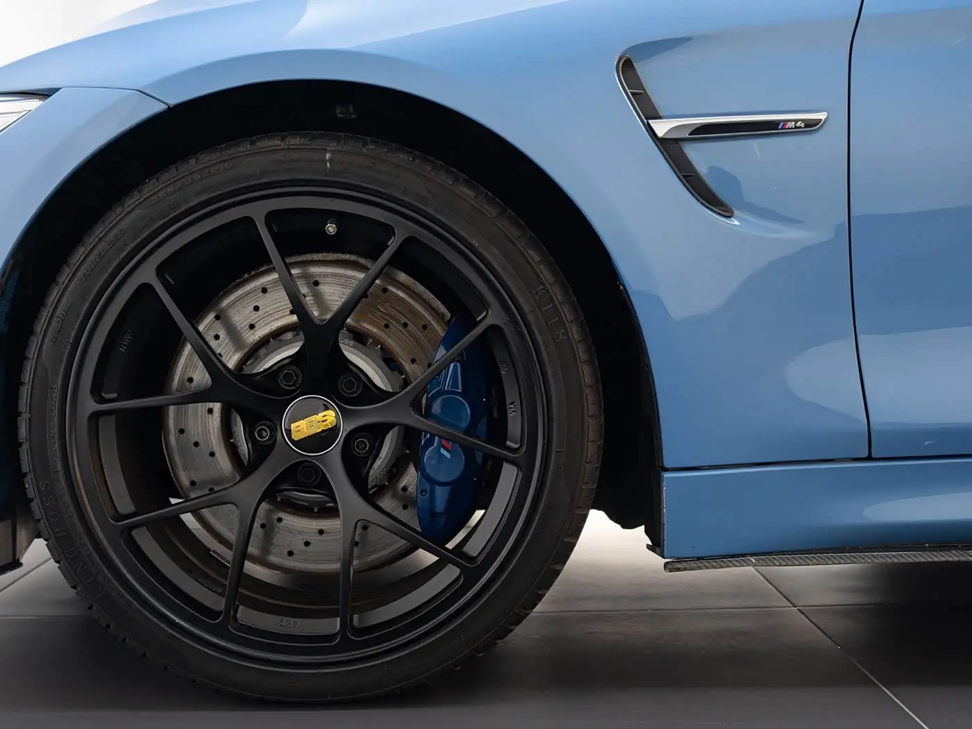 BMW M4 2016 — Фото 19/19