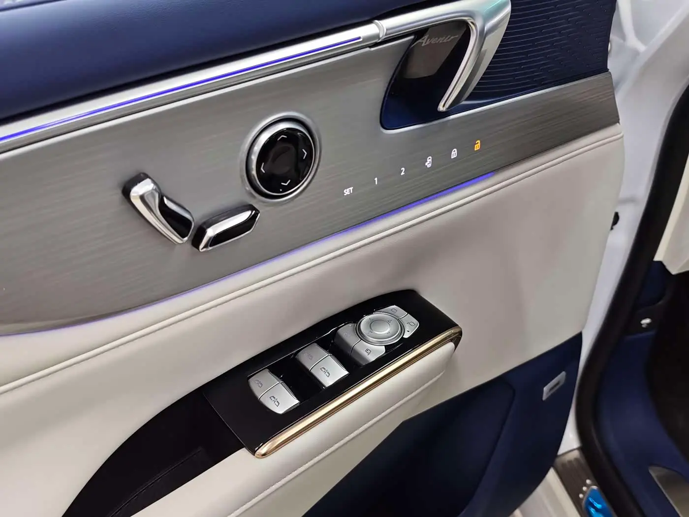 Buick GL8 New Energy 2024 — Şəkil 12/18