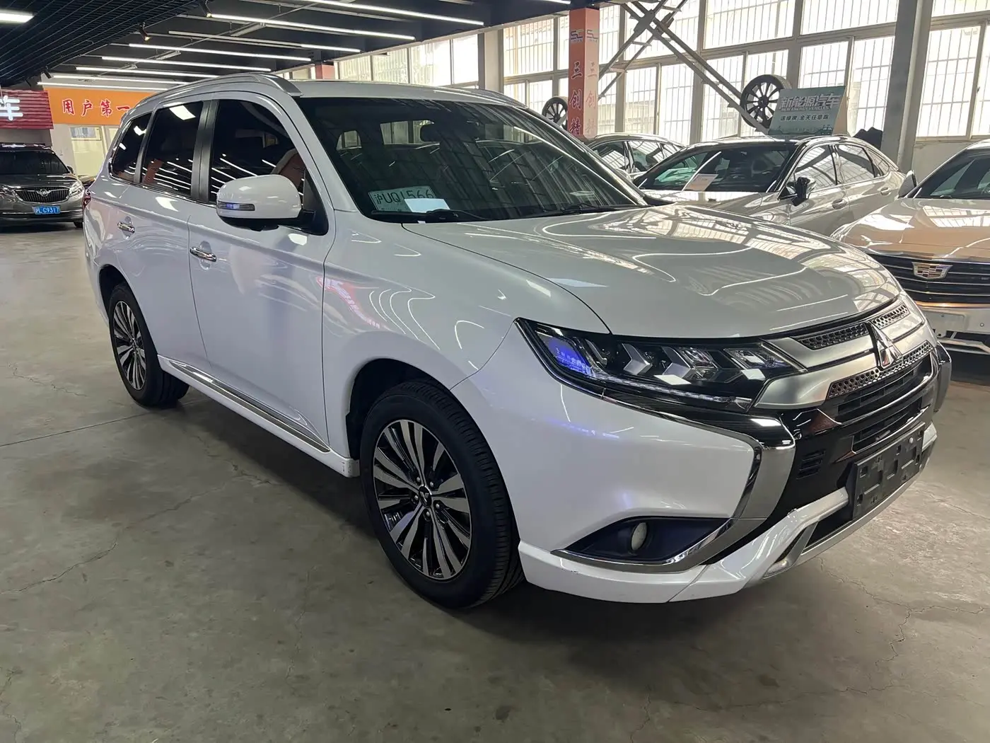 Mitsubishi Outlander 2021 — Photo 3/19