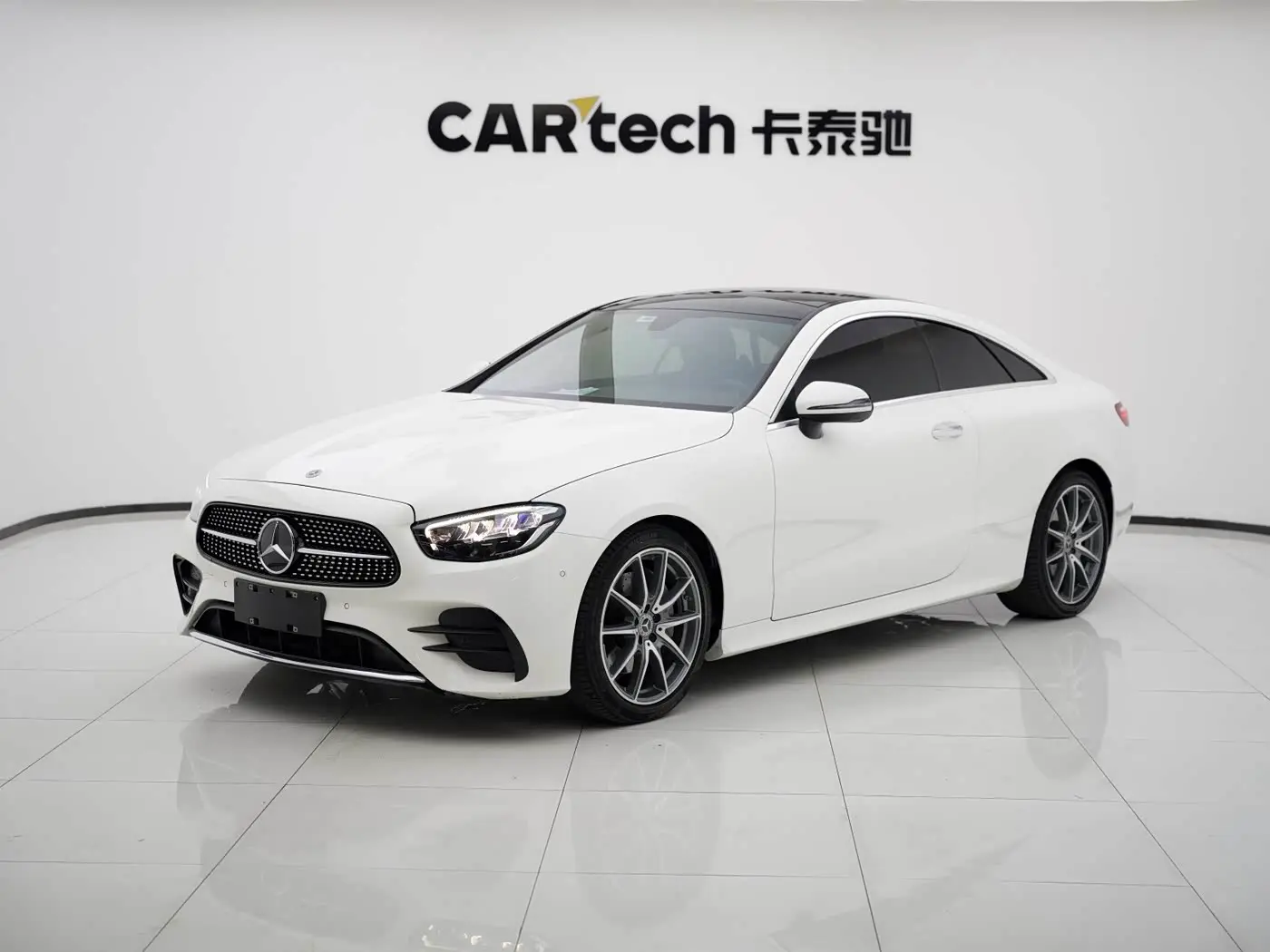 Mercedes-Benz E-Class 2022 — Фото 1/20
