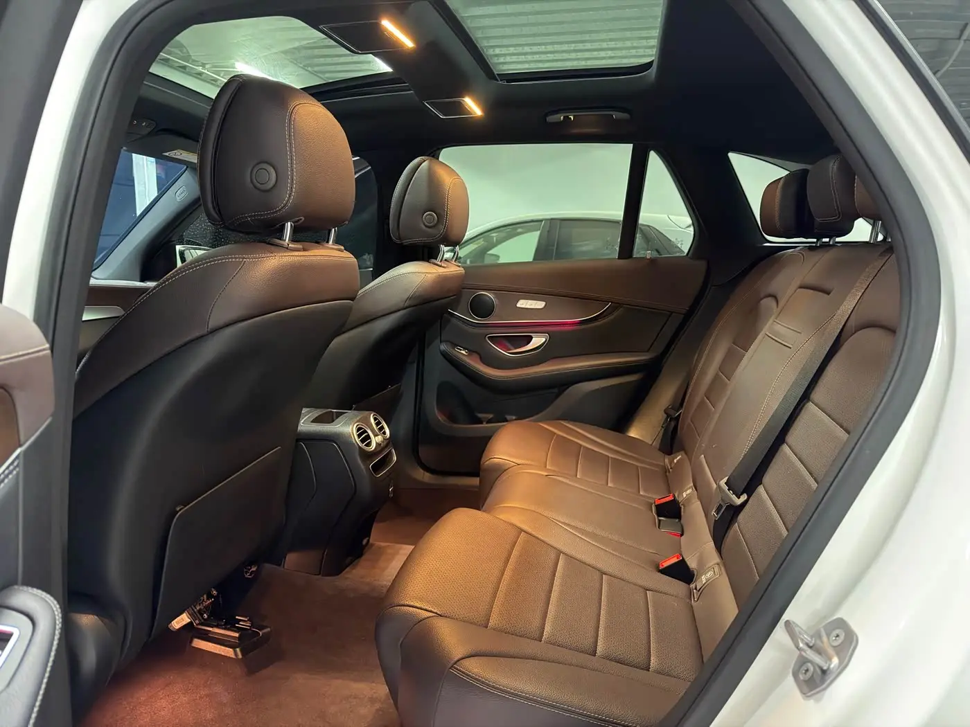 Mercedes-Benz GLC 2020 — Photo 8/20