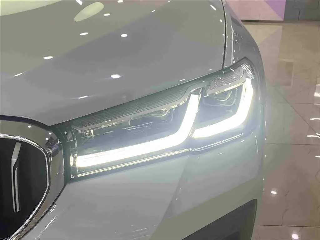 BMW 5 Series 2021 — Photo 4/18