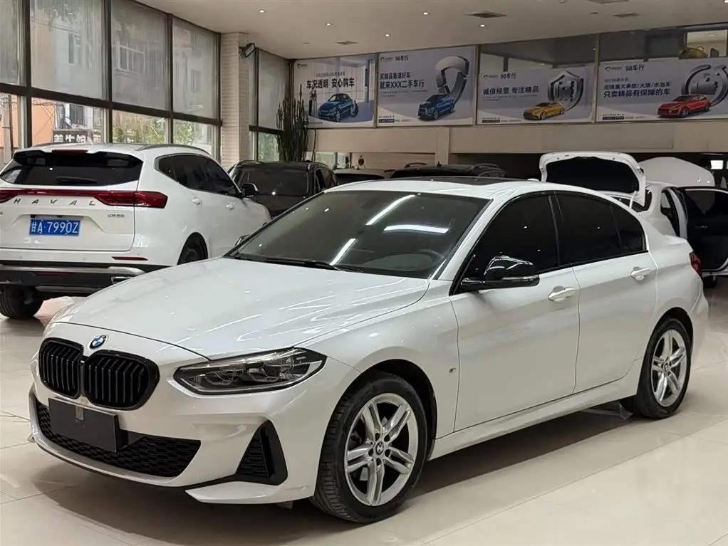 BMW 1 Series, 2022