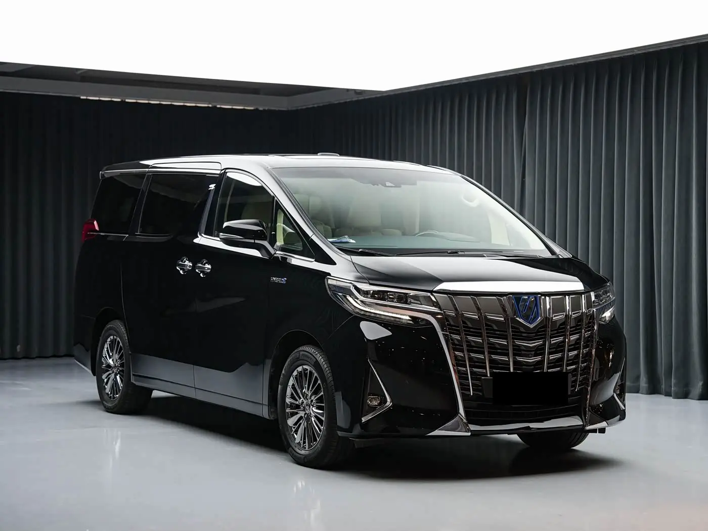 Toyota Alphard 2019 — Photo 3/20