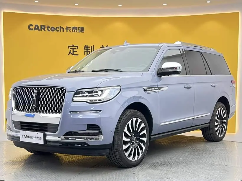 Lincoln Navigator 2022 — Photo 15/20